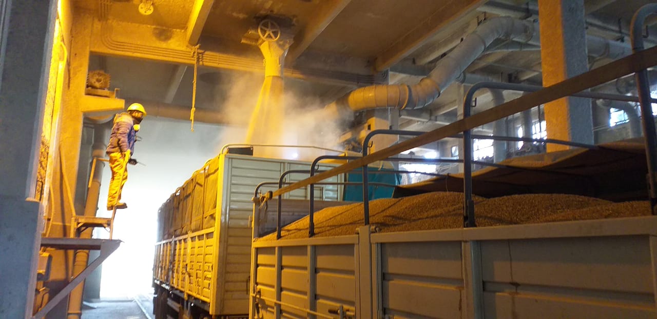 Cargo loading at the facility